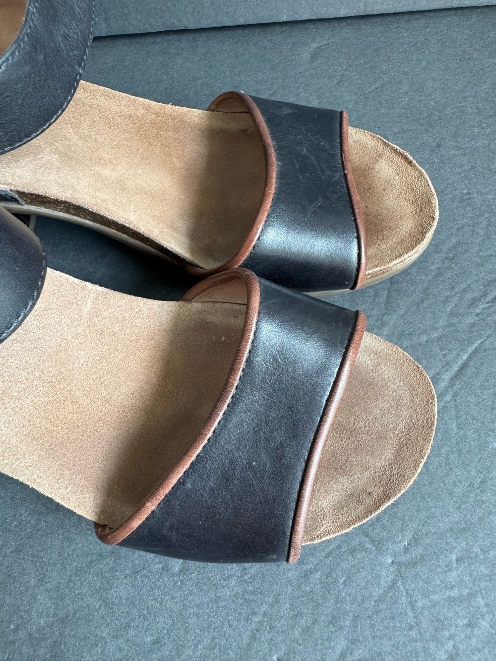 Dansko Debby Sandals Black Brown Leather Block Heel Buckle Strap Womens 38 - Picture 4 of 12